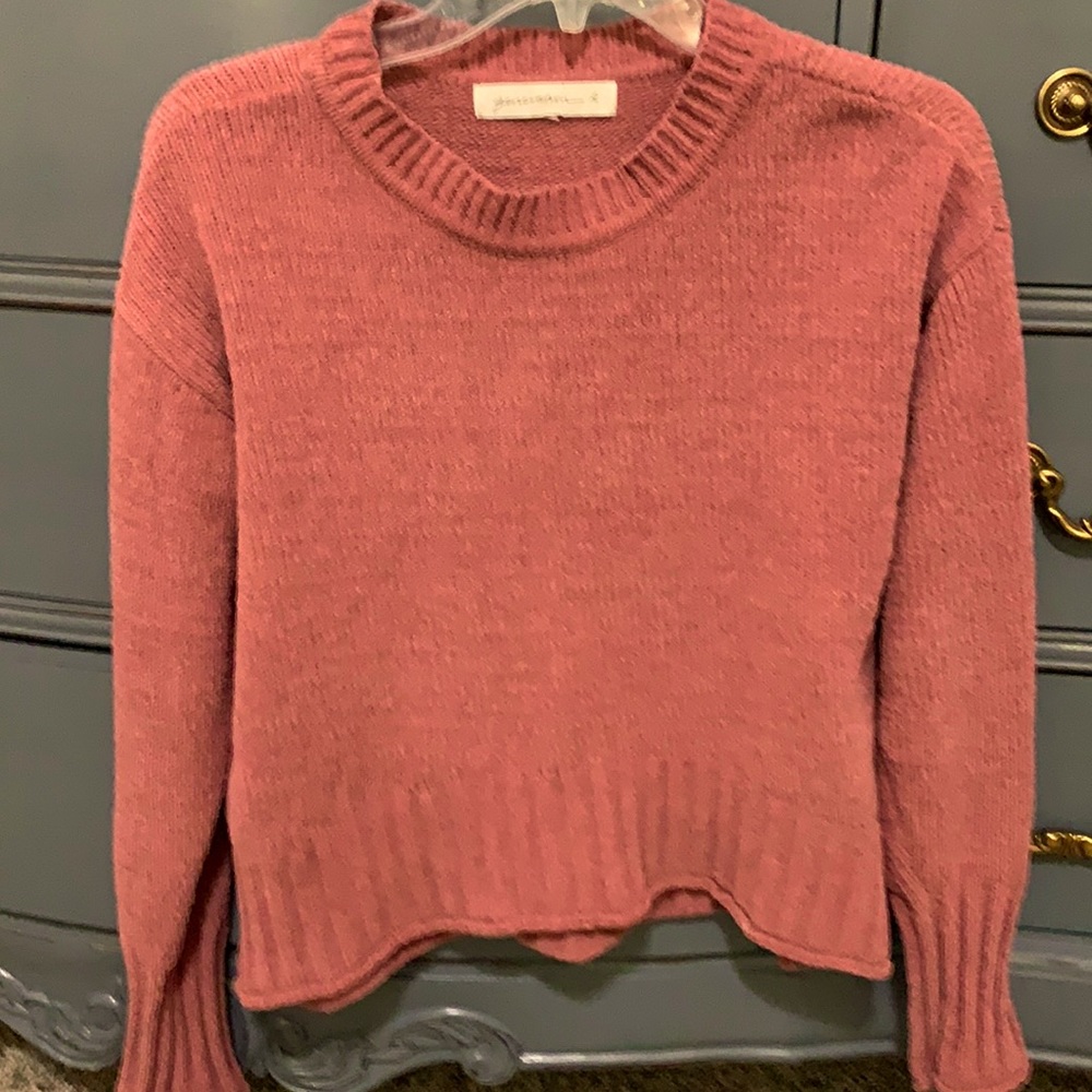 Dusty pink sweater. Medium